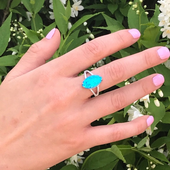 Size 6: Oval Blue Opal Sterling Silver Ring - Picture 5 of 6